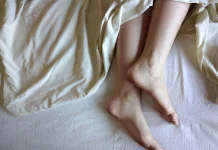 Tips agar Kaki Tidak Bengkak saat Perjalanan Jauh