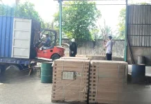 Karantina Bengkulu Kawal Ekspor 270 Meter Kubik Kayu Karet Olahan ke Tiongkok