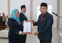 Wabup Seluma Lantik Kadis Dukcapil dan Sosial