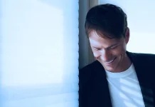 Bintang Musik Country Bryan White Rilis Versi Cover "Glory Of Love"