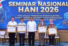 Menkes Ingatkan Bahaya Rokok Elektrik: Tak Lebih Aman dari Rokok Konvensional