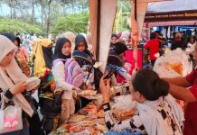 Festival Pantai Panjang Dongkrak Omzet UMKM