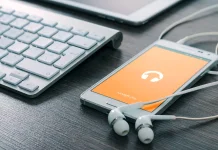 Gen Z Gemar Pakai Earphone saat Bekerja, Berapa Lama Penggunaan Amannya?