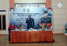 Warga Keluhkan Jalan, Drainase, dan Lampu Jalan Rusak saat Reses Irman Sawiran