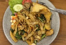 Cara Membuat Kwetiau Goreng Sederhana ala Rumahan