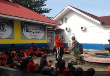 Babinsa Koramil Lais Latih Paskibra Kecamatan untuk Upacara HUT Kemerdekaan RI
