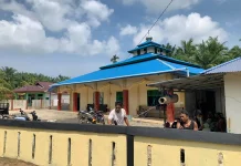 Warga Desa Semundam Lestarikan Tradisi Gotong Royong