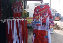 Penjualan Baju Bernuansa Merah Putih Mulai Ramai Jelang HUT RI