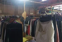 Meskipun Dilarang, Aktivitas Jual Beli Baju Bekas Masih Marak