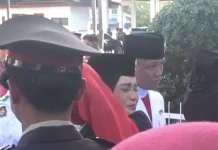 Momen Haru Paskibraka Bengkulu Usai Berhasil Kibarkan Sang Merah Putih