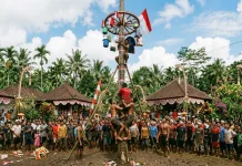 Panjat Pinang: Dari Jejak Kolonial hingga Simbol Kebersamaan HUT RI