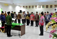 Kepala Kanwil Kemenag Provinsi Melantik 19 Pejabat Fungsional dan Manajerial