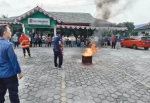 Damkar Bengkulu Selatan Gelar Simulasi Penanganan Kebakaran di Bank Bengkulu