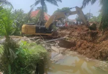 Pembangunan Jembatan Jalan Pancur Mas Sukarami Ditutup Total