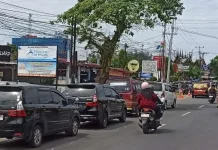 Antrean BBM di SPBU Bengkulu Mengular , Pasokan Pertamina Mulai Berdatangan