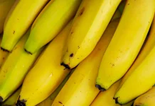 Benarkah Pisang dan Jeruk Tidak Baik Dikonsumsi Penderita Maag?