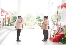 Wakil Wali Kota Ronny Tobing Terima Penghargaan Gerakan Pramuka