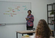 Mengajarkan Bahasa Asing kepada Anak, Kapan Waktu yang Tepat dan Bagaimana Caranya?