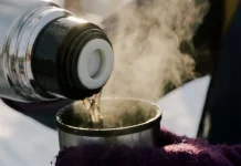 Minum Air Hangat saat Radang Tenggorokan, Benarkah Bisa Meredakan Sakit?