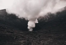 Saring sebelum Sebar di tengah Erupsi Krakatau