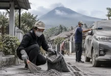 Cara Membersihkan Abu Vulkanik dengan Tepat