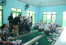 Lab Jurnalistik FISIP UNIB Bekali Siswa SMA 3 Benteng Keterampilan Fotografi