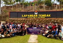 Wartawan Bengkulu Ikuti Latihan Menembak Bersama BI dan Brimob Polda