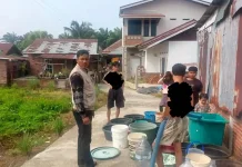 BPBD Kota Bengkulu Salurkan Air Bersih ke Tiga Kelurahan