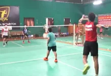 Cara Mengatasi Smash Keras dari Pemain Belakang dalam Permainan Badminton
