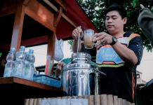 Mengolah Usaha Minuman Kopi Menggunakan Kendaraan Motor