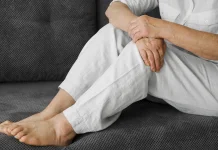 Memasuki Usia 50-an, Begini Cara Mengatasi Sakit Kaki agar Tetap Aktif