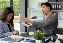 Tetap Tenang Menghadapi Sikap Karyawan yang Bertingkah