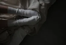 Tidur Pakai Kaus Kaki, Benarkah Bisa Tingkatkan Kualitas Tidur?