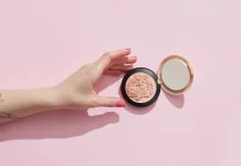 Tips Menggunakan Bedak agar Tidak Retak, Makeup Lebih Halus dan Tahan Lama