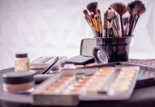 Cara Memilih Alas Bedak untuk Kulit Kombinasi agar Makeup Tetap Tahan Lama