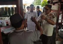 Satpol PP Tegur PKL di Jalan Mahoni