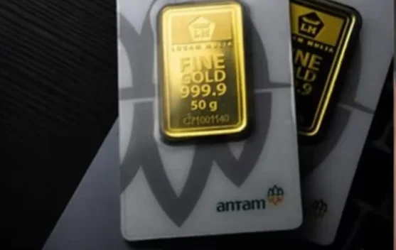 Sentimen Global Tekan Harga Jual-Beli Emas Indonesia