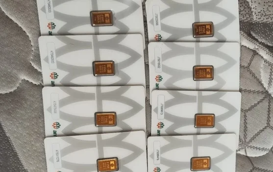 Harga Emas Menguat Tajam pada Perdagangan Awal Pekan