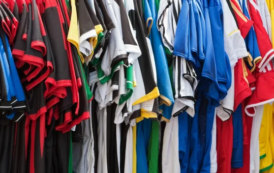 Piala Dunia Dongkrak Omzet Warkop dan Penjual Jersey di Sulbar