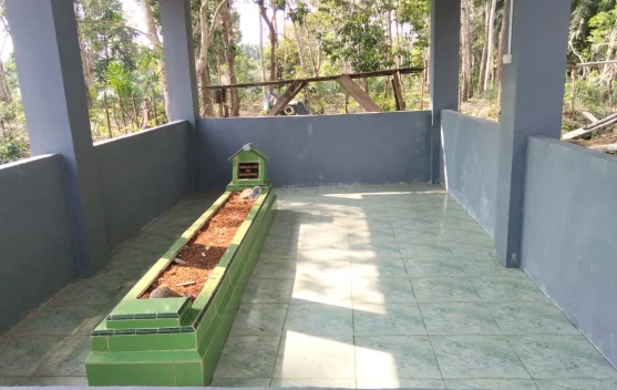 Melihat Makam Panjang di Desa Jenggalu yang ternyata Raja Selebar Pertama
