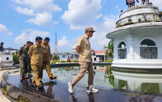 Jelang Revitaliasi, Bupati Data Aset Taman Santoso