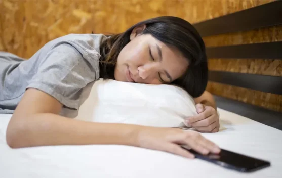 Fenomena Digital Sunset, Kebiasaan Mematikan Gawai sebelum Tidur Kian Populer