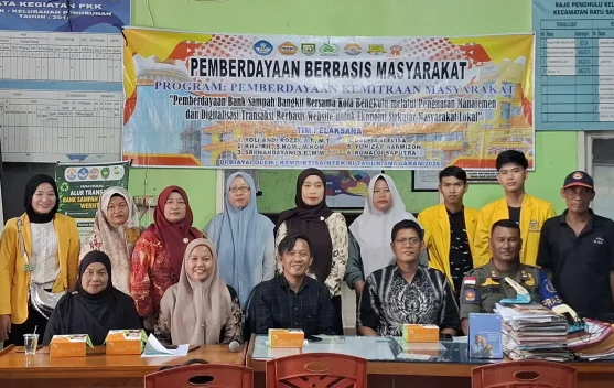Tim PKM Unived Bengkulu Dorong Digitalisasi Bank Sampah dengan Aplikasi SIMBASA