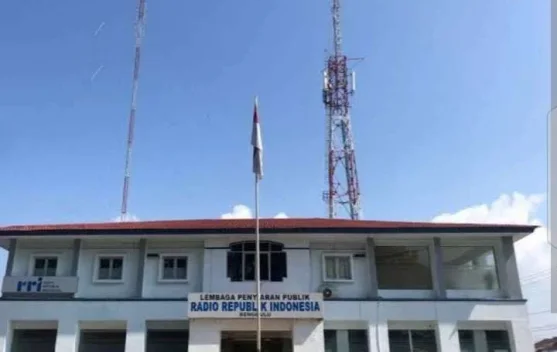 Hari Radio ke-81: Catatan Mantan Penyiar Pro 1 untuk Angkasawan
