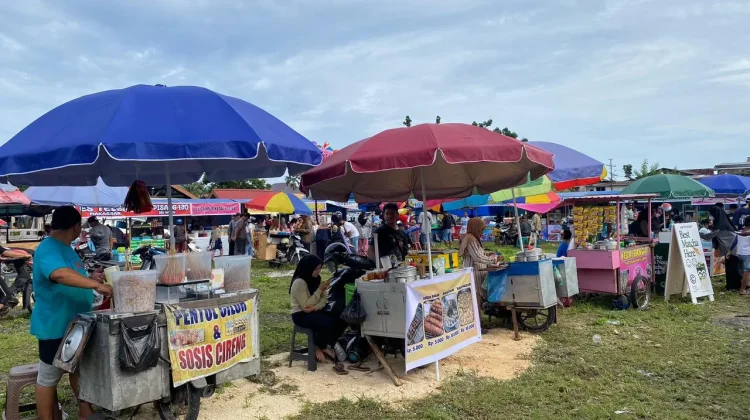 Puluhan UMK Semarakkan Pasar Takjil Ramadan di Biak