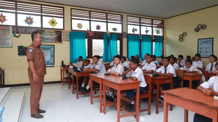 Bintal SMP N 2 Biak, Wujudkan Karakter Anak Indonesia Hebat