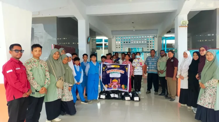 Rarusan Paket disalurkan pada kegiatan "Ramadan for Kids Permata" di Biak