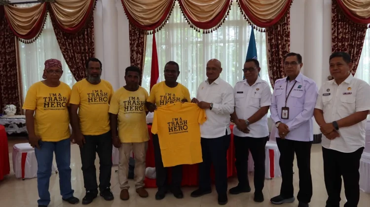 Bupati Biak Numfor Menerima Audiensi Bersama Komunitas Trash Hero Biak