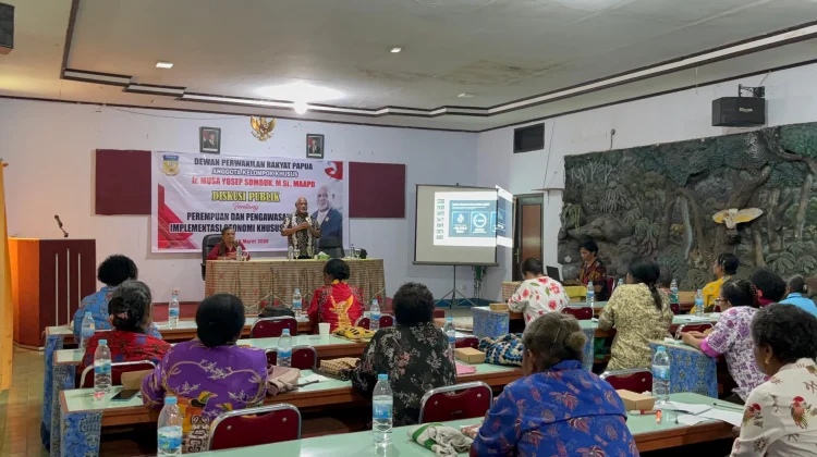 Diskusi Publik di Biak, DPRP Musa Sombuk Fokus Peran Perempuan dan Pengawasan Otsus