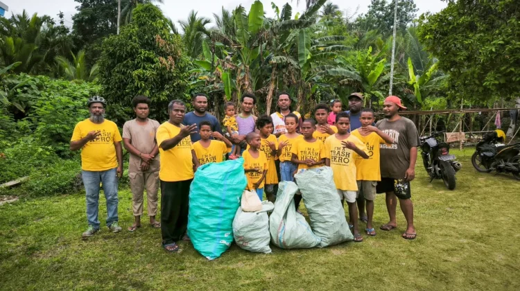 Kolaborasi Trash Hero dan PAM GKI Karmel Bosnik, Bersihkan Sampah di Kawasan Bosnik